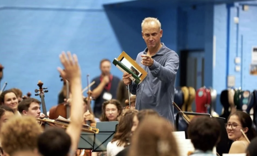 DIRECTOR MEXICANO DIRIGIRÁ ORQUESTA JUVENIL DE GRAN BRETAÑA EN LOS BBC PROMS​