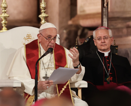 DESDE LISBOA, EL PAPA FRANCISCO PREGUNTA: ‘HACIA DÓNDE NAVEGAS EUROPA’ ​