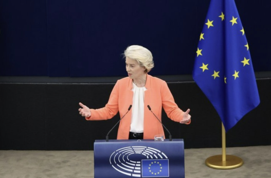 FUERTES ATAQUES A CHINA, LA REINDUSTRIALIZACIÓN Y LA AMPLIACIÓN DE LA UE CENTRAN EL DISCURSO SOBRE EL ESTADO DE LA UNIÓN 2023 DE VON DER LEYEN