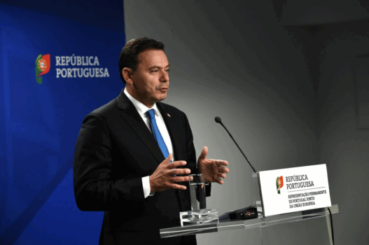 A LOS PORTUGUESES NO LES IMPORTA LA ÉTICA Y DAN FUERZA A LA DERECHA RADICAL