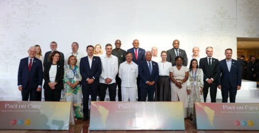 PRESIDENTE GUSTAVO PETRO INSTALÓ LA CUMBRE CELAC-UE HACIENDO UN LLAMADO A LA UNIDAD: ‘QUIERO QUE LA CUMBRE SEA UN FARO DE LUZ EN MEDIO DE LA BARBARIE’​